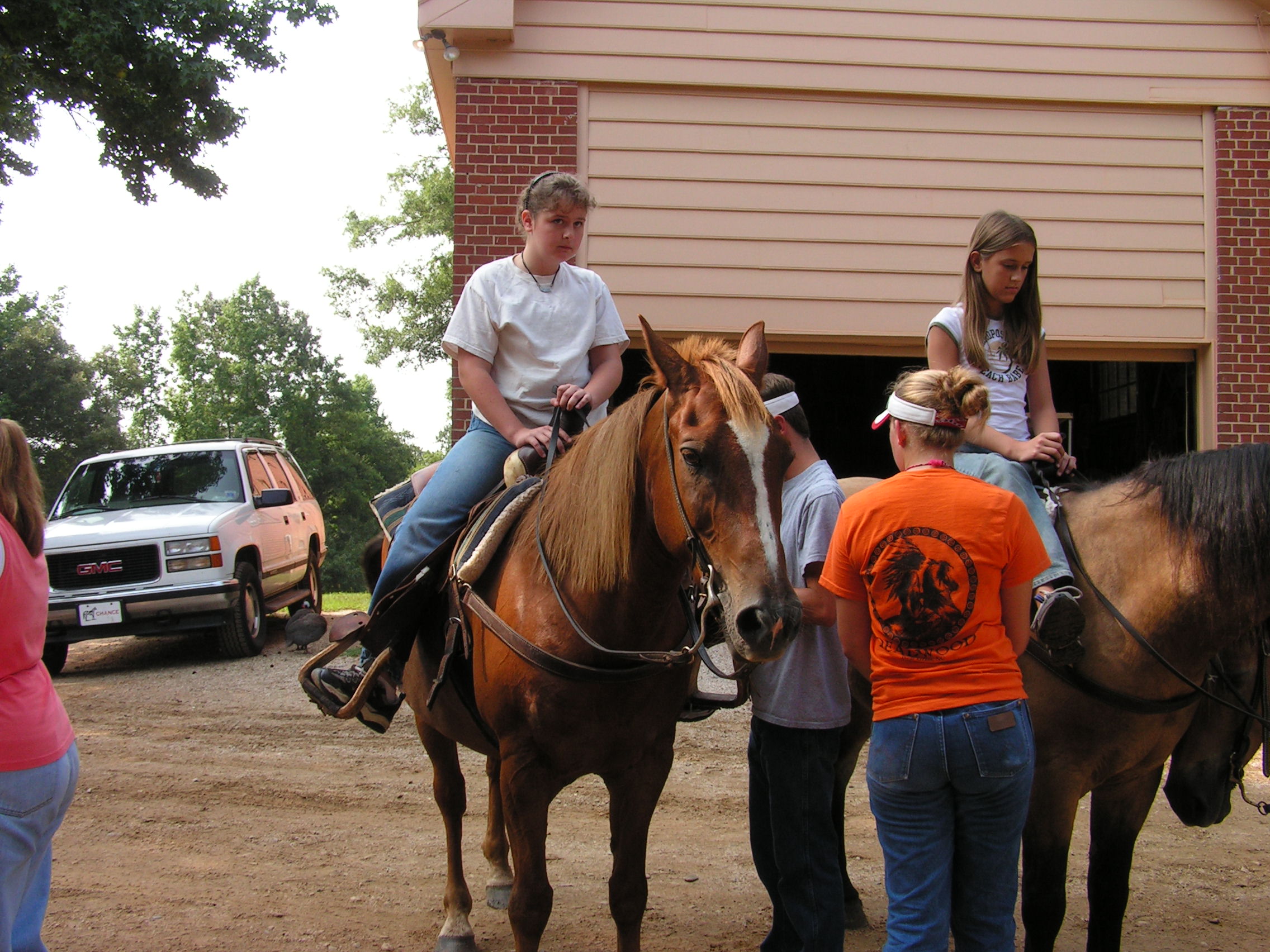./2004/J and H Stables/cars 11th horse party 04-0009.JPG
